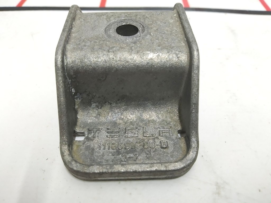 6 Halterung obere Batteriebefestigung Tesla Model 3 1118599-00-B